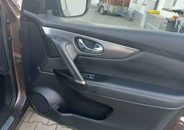 Nissan Qashqai cena 78900 przebieg: 113693, rok produkcji 2017 z Bełchatów małe 781